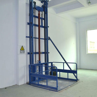 Gudang 9m Garasi Cargo Lift 1T Wall Mounted Goods Lift Untuk Lokakarya